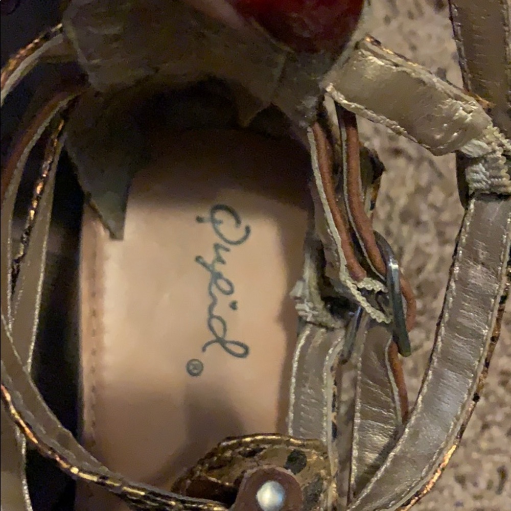 Sandals - Picture 3 of 3